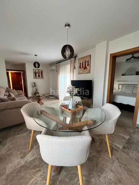 Foto b7002e56-7ec0-4ad8-9666-1e660ad83471. Pis a calle de la fuente 23 a Centro Tomares