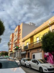 Appartamento in Calle 28 de febrero 25. Piso en alquiler  y en venta para entrar a vvir en en centro de