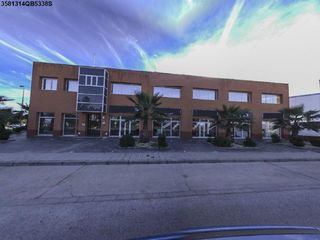 Bureau à Avenida espartinas 10. Oficina en venta en avda. espartinas esq. av. benacazon, 29, bol