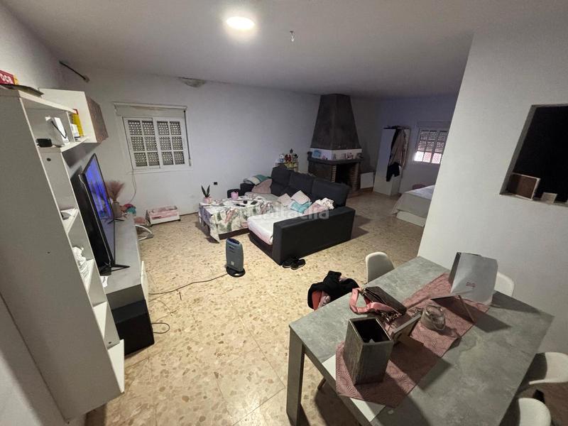 Foto 1c35c253-f324-43b2-8c83-c94f20549209. Chalet se vende magnífico chalet en la urbanización federico echaguy, zona en plena expansión a minutos de entre núcleos, . en Dos Hermanas