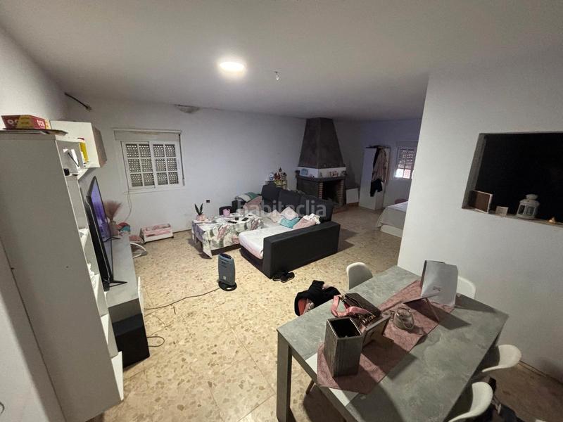 Foto 836c89a1-9871-496f-83b6-5dad0b6d1f48. Chalet se vende magnífico chalet en la urbanización federico echaguy, zona en plena expansión a minutos de entre núcleos, . en Dos Hermanas