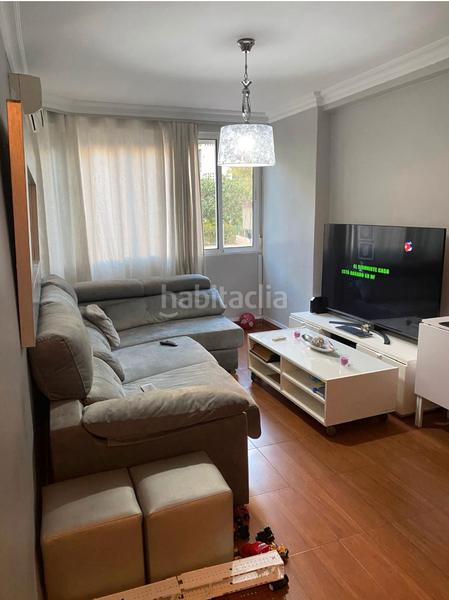 Foto 071b9422-cb27-474f-96fd-8f500f7005af. Piso se vende piso precioso en muy buen estado en la barriada de las Villegas, en entreplanta. en Sevilla