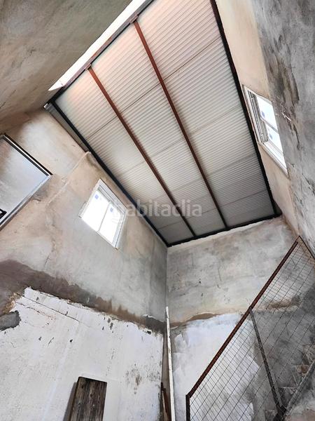 Foto 0761c333-1c72-49d8-a1d8-b47c81a15b05. Casa se vende casa en planta baja con muchísimas posibilidades para hacerla la casa de tus sueños. en Sevilla