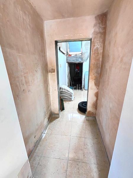 Foto 14e33fc3-5ea5-43a6-8c79-2e22c4efc6a9. Casa se vende casa en planta baja con muchísimas posibilidades para hacerla la casa de tus sueños. en Sevilla