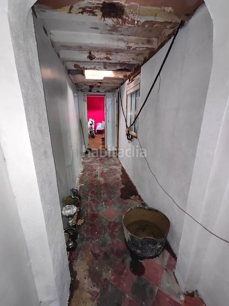 Foto 2c502945-8081-44f8-a5b6-f4abf271cdb4. Casa se vende casa en planta baja con muchísimas posibilidades para hacerla la casa de tus sueños. en Sevilla