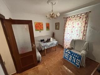 Maison  Calle huesca. Se vende magnífica casa en planta baja en el cerro del águila, c