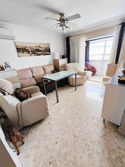 Pis  Calle cigüeña. Se vende precioso piso junto a la av. andalucia, a unos 3 minuto