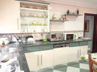 Etagenwohnung  Calle juan de mairena. Descubre tu nuevo hogar en el corazón de nervión