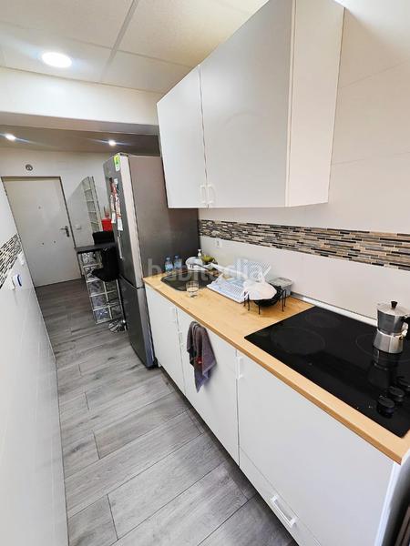 Foto 3102d21b-4915-4884-a22c-717d1b6f5a60. Piso se vende precioso piso en la zona de las candelarias junto a la iglesia de ntra. señora la candelaria. en perfecto estado. en Sevilla