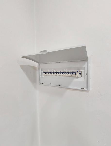 Foto 588773a7-7b5d-4ccd-b28a-e2bc2d3a178f. Piso se vende precioso piso en la zona de las candelarias junto a la iglesia de ntra. señora la candelaria. en perfecto estado. en Sevilla