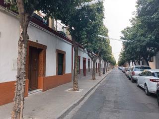 Xalet  Calle ángel solans. Oportunidad gran casa en barrio leon, en el corazon de triana pa