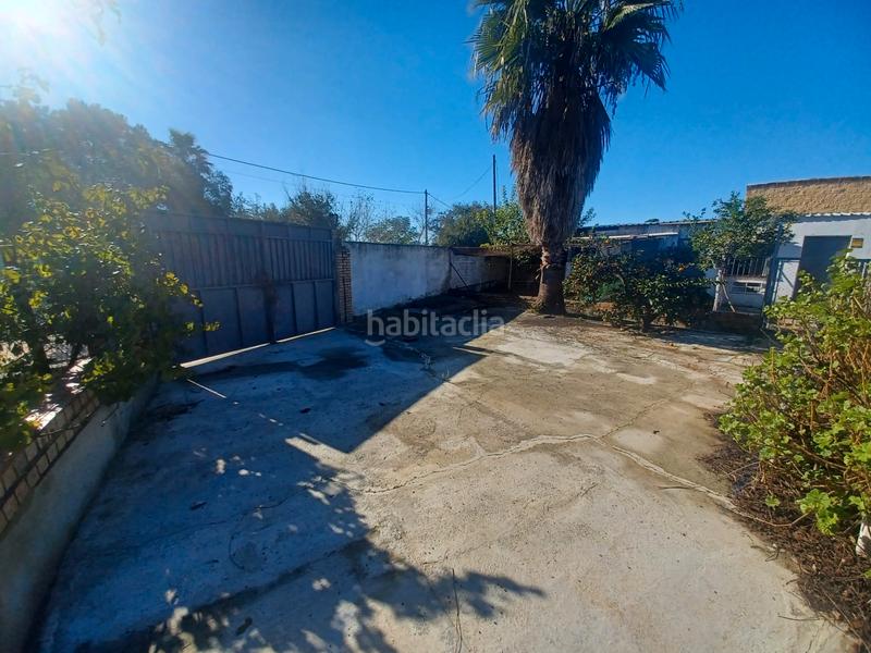 Foto d75146a6-804c-46a4-aab3-5200b2275980. House with parking pool in Sanlúcar la Mayor