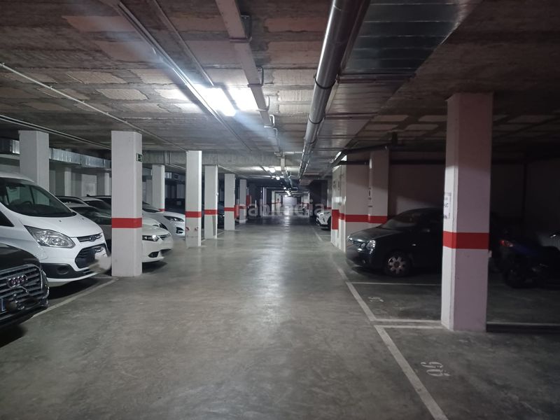 Foto c04202c5-7f43-42f0-9563-d6b03bb210ed. Aparcament cotxe a Los Remedios Sevilla