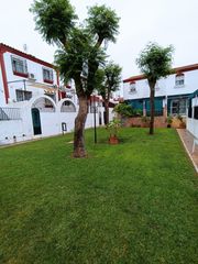 Casa adossada a Cavaleri. Casa en mairena del aljarafe con piscina