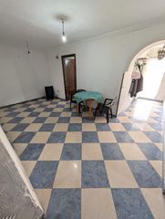Pis  Calle candelario. Se vende piso en planta baja ubicada en la zona de los pajaritos