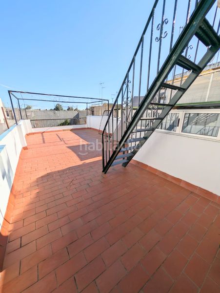 Foto 8ced3d6a-53ea-46f8-ac44-8c2bf27bf2d5. Casa amb aparcament a Palmete Sevilla