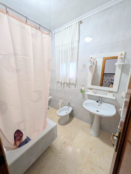 Foto f68b51b3-e18b-4eca-97c6-a6911ee0c650. Casa amb aparcament a Palmete Sevilla