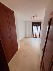 Appartement  Calle arahal. Magnífico piso en la zona de santa lucía, una de las zonas más d