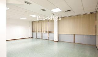 Rent Office space  Carrer de sepúlveda. Exclusivo edificio de oficinas muy luminoso ubicado en el barrio