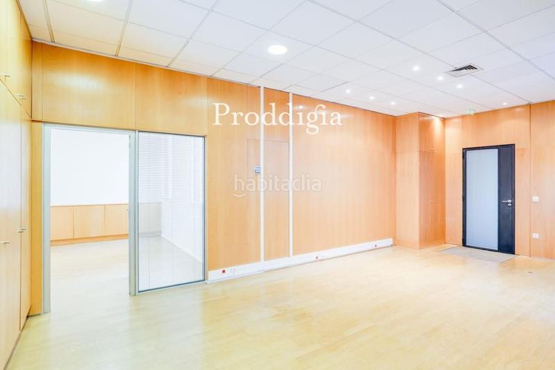 Foto a035ccf9-06af-41a1-84ae-74a293482454. Lloguer oficina amb calefacció a Dreta de l´Eixample Barcelona