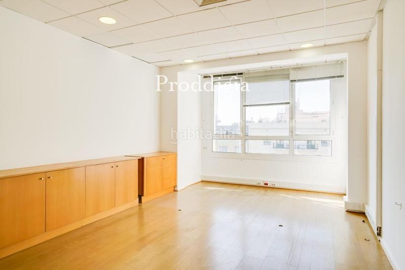 Foto 0a8a638b-1ae0-4f85-9fd5-ba043ad9a1cb. Rent office space with heating in Dreta de l´Eixample Barcelona