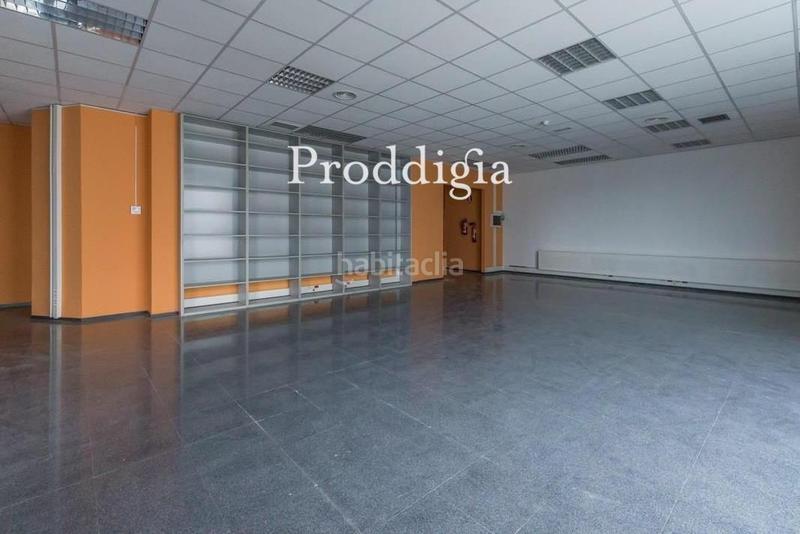 Foto 88357a5d-cd66-4bf4-ba3e-f5366099b636. Rent office space with heating in Centre Hospitalet de Llobregat (L´)