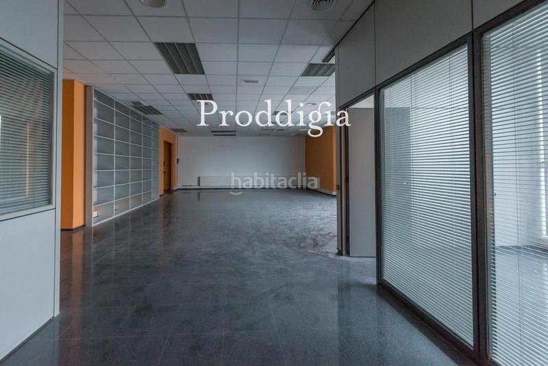 Foto c03381b2-cb5e-4495-b0ca-cf84568f066b. Affitto ufficio con riscaldamento in Centre Hospitalet de Llobregat (L´)