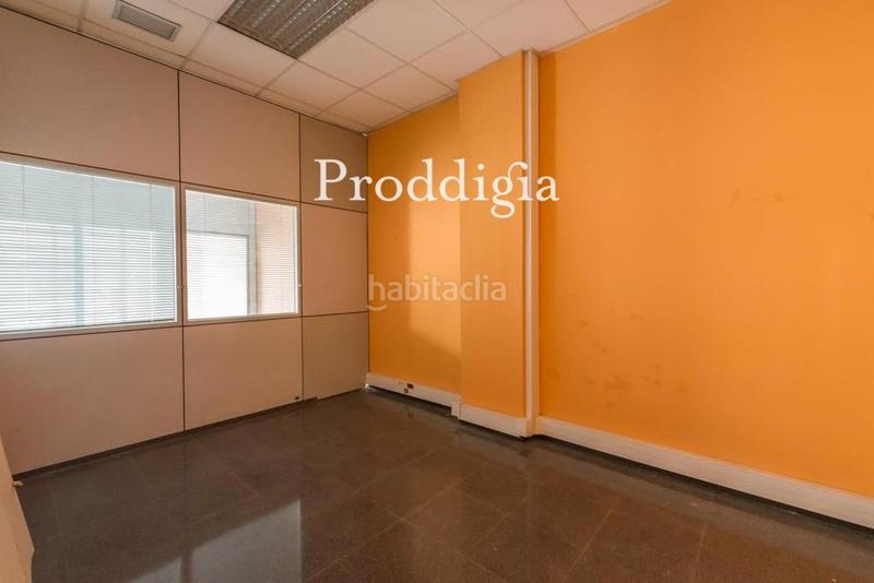 Foto c3235454-e596-4b5b-8a6a-e26ed043390c. Lloguer oficina amb calefacció a Centre Hospitalet de Llobregat (L´)