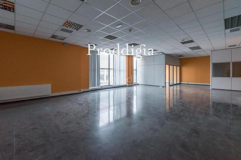 Foto 36a2ff61-9652-45ce-9877-86f71aa983e6. Rent office space with heating in Centre Hospitalet de Llobregat (L´)