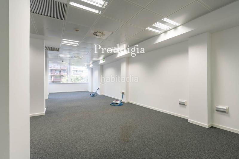 Foto 606d7558-9917-47be-9a59-1a1335f165fb. Location bureau avec chauffage dans La Nova Esquerra de l´Eixample Barcelona