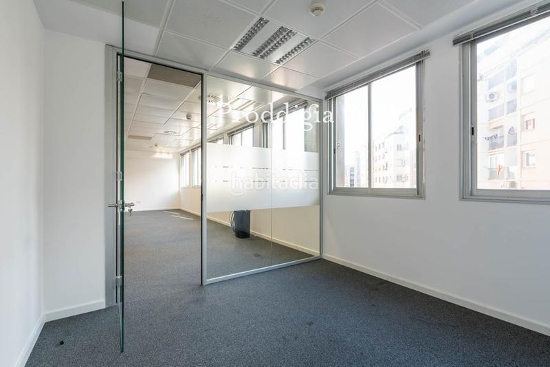 Foto 99755078-9ad3-4e62-ae22-6321be59ea2d. Rent office space with heating in La Nova Esquerra de l´Eixample Barcelona