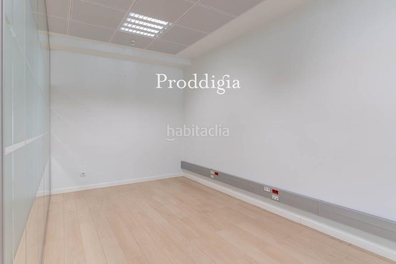 Foto 3bedb5c9-bc52-49be-9aa0-5e0c07521285. Location bureau avec chauffage dans Dreta de l´Eixample Barcelona