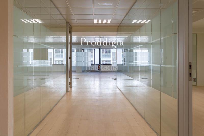 Foto 9efbc72f-44c2-472b-8ed3-bed4a5e7248d. Location bureau avec chauffage dans Dreta de l´Eixample Barcelona