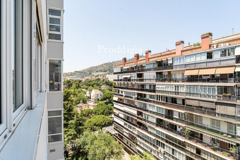 Foto 011af58b-ded3-43ab-baf0-2fb1505ae778. Piso impresionante piso alto en Pedralbes con piscina y vistas al mar en Barcelona
