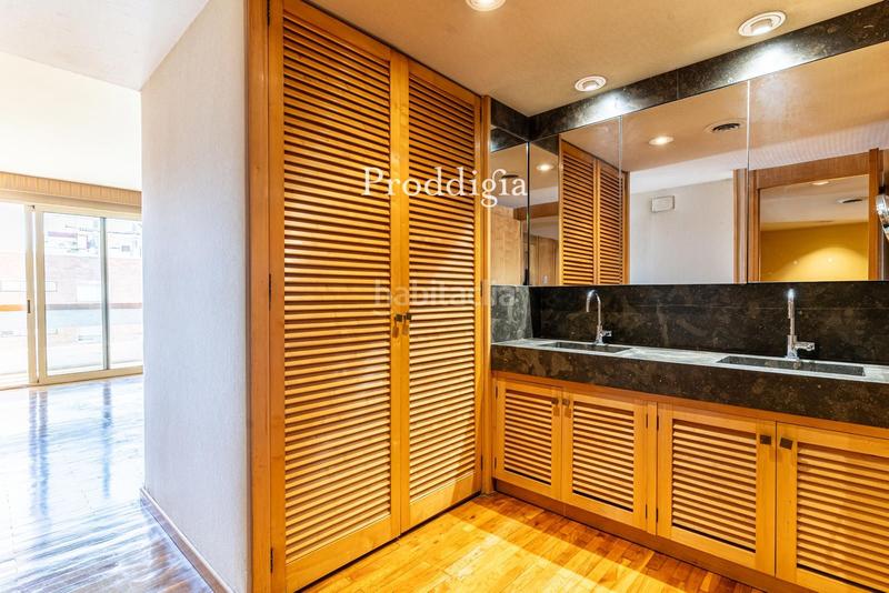 Foto bf2f2757-5218-44cb-af65-29f1d807417b. Piso impresionante piso alto en Pedralbes con piscina y vistas al mar en Barcelona