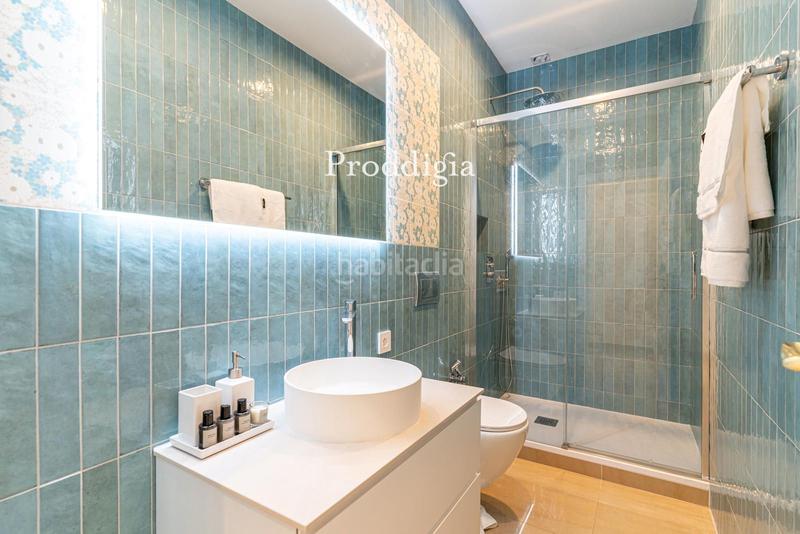 Foto d4beaac4-fff9-4f3e-a2a4-e0ac5ff915ca. Alquiler piso exclusivo apartamento en la calle valencia en Barcelona