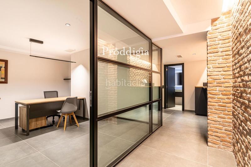 Foto f3b8d0f2-0f6f-41f2-8698-eef8dff33e96. Location local commercial dans Dreta de l´Eixample Barcelona