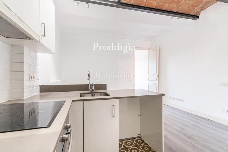 Foto 0ee12470-975c-433d-9eb5-b56a34245fd8. Ático exclusivo ático reformado en Sant Antoni con terraza en Barcelona