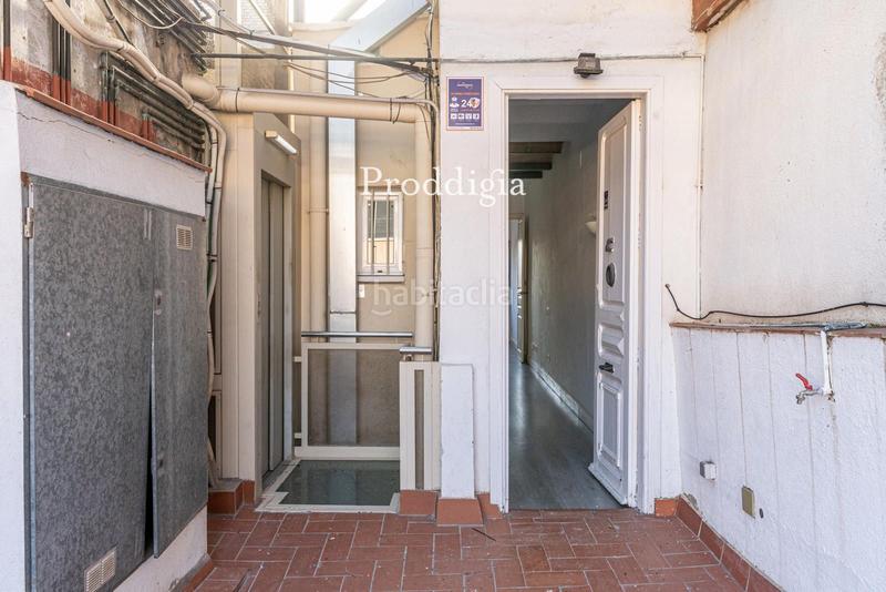 Foto 8f1d71f9-7579-4fe3-aab8-ddbdade9494a. Ático exclusivo ático reformado en Sant Antoni con terraza en Barcelona