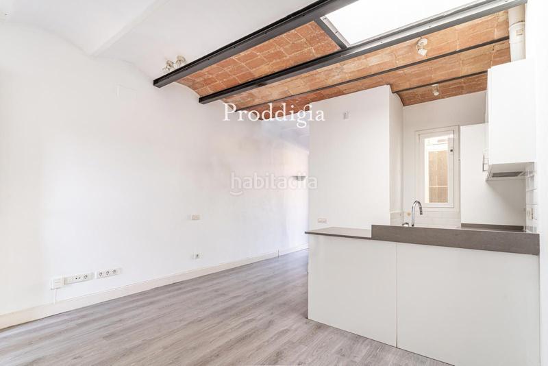 Foto aef151c1-b110-4485-b59e-6eb5684c5269. Ático exclusivo ático reformado en Sant Antoni con terraza en Barcelona