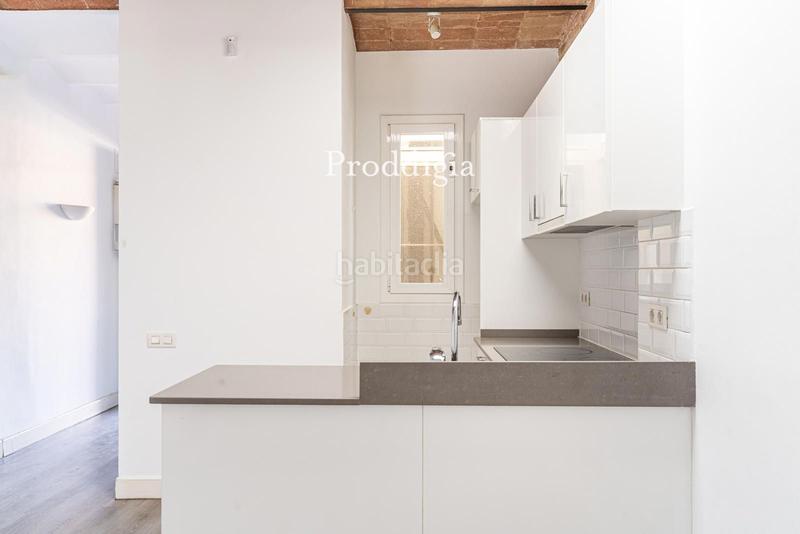 Foto d8d39fcf-3dae-4c7e-b363-77306c62b276. Ático exclusivo ático reformado en Sant Antoni con terraza en Barcelona