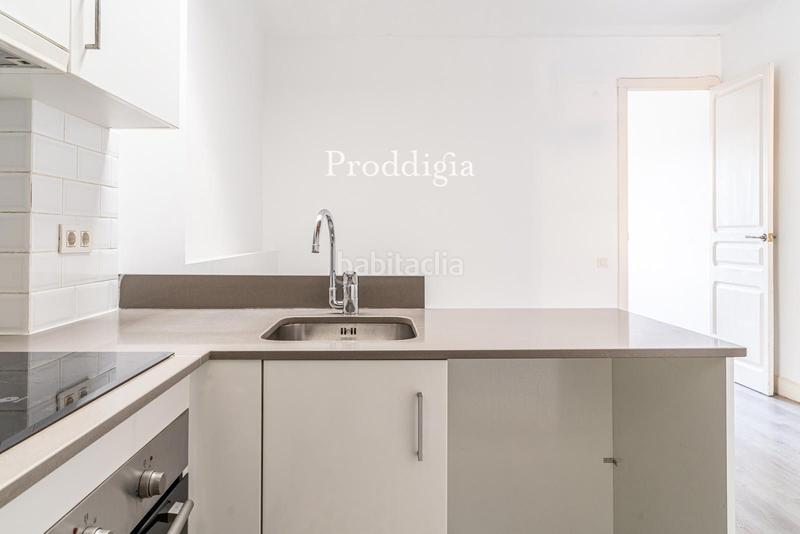 Foto e2e5436d-a41f-4ed6-9d77-34a84ae607c3. Ático exclusivo ático reformado en Sant Antoni con terraza en Barcelona