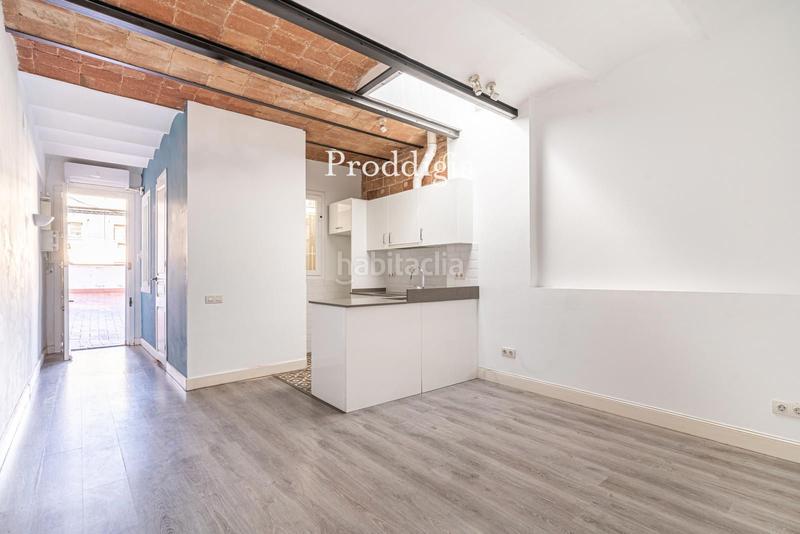 Foto e3e83899-84cf-4bd9-a98b-1ae1e6a716ca. Ático exclusivo ático reformado en Sant Antoni con terraza en Barcelona