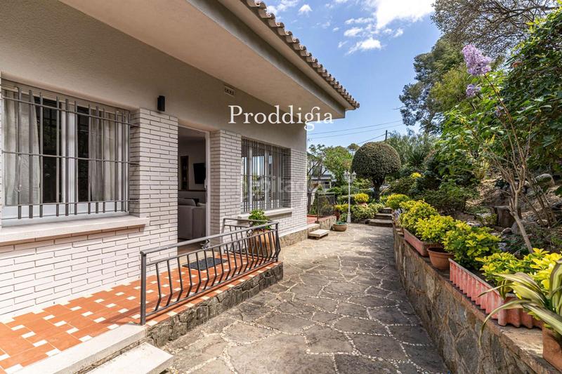 Foto f44cd5da-4580-4c9e-9a5b-050beb05c195. Affitto chalet con riscaldamento parcheggio piscina in Sant Cugat del Vallès