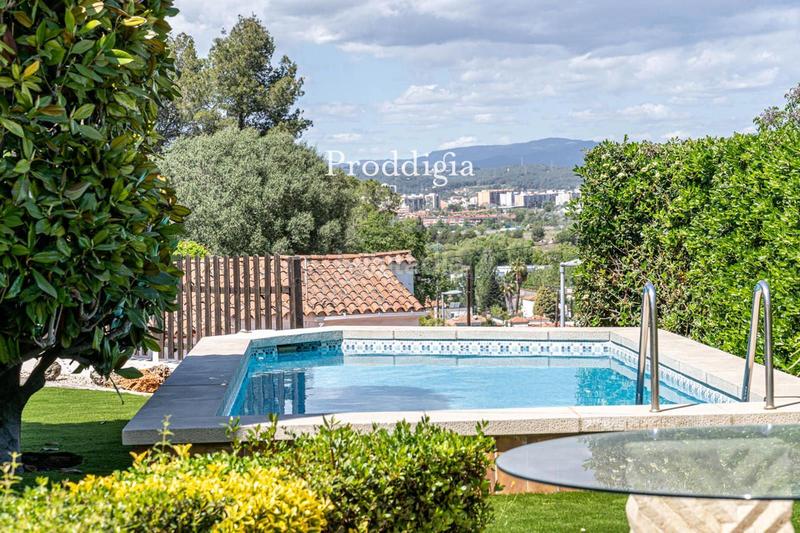 Foto 43405224-2e2f-4869-9aca-219e68f751ed. Lloguer xalet amb calefacció aparcament piscina a Sant Cugat del Vallès