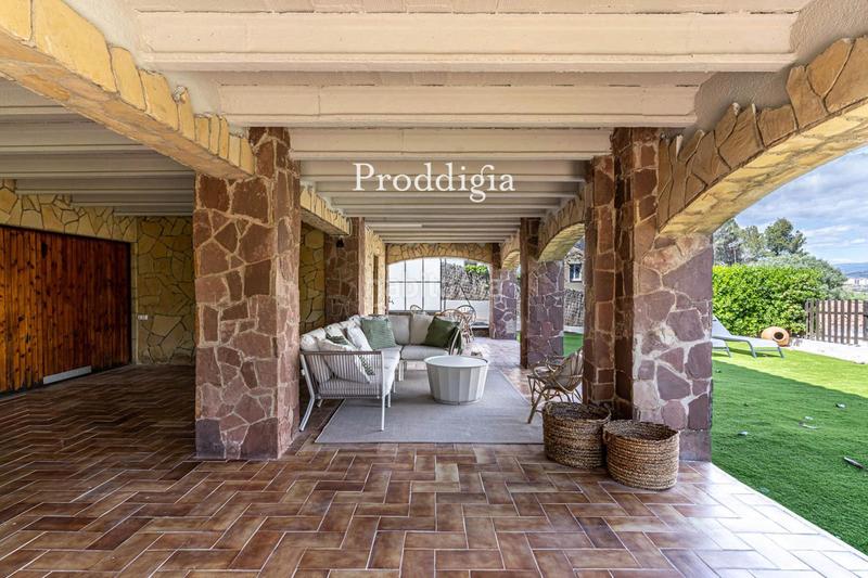 Foto c22d416c-dfbf-48e1-a758-597fdda93a86. Location chalet avec chauffage parking piscine dans Sant Cugat del Vallès