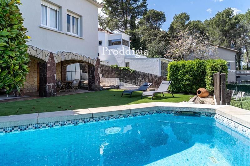 Foto 86bb93ff-e742-4750-bbc3-3a1150c39665. Rent chalet with heating parking pool in Valldoreix Sant Cugat del Vallès