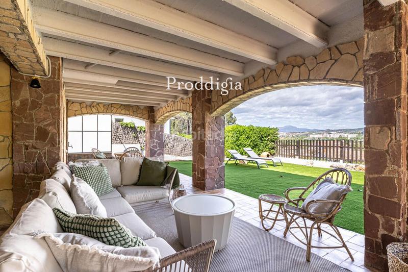 Foto 979bfc53-a1f0-449b-a162-8c3b8673b4db. Rent chalet with heating parking pool in Valldoreix Sant Cugat del Vallès