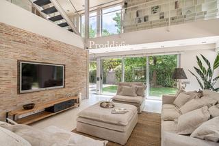 Chalet à Arxiu. Espectacular casa moderna de gran tamaño en arxius, a pocos paso