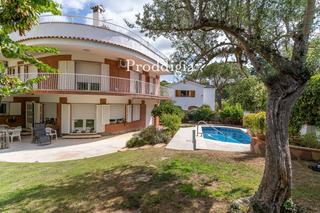 Xalet a Golf-Can Trabal. Casa familiar con 6 habitaciones y  luminosidad y amplitud al la
